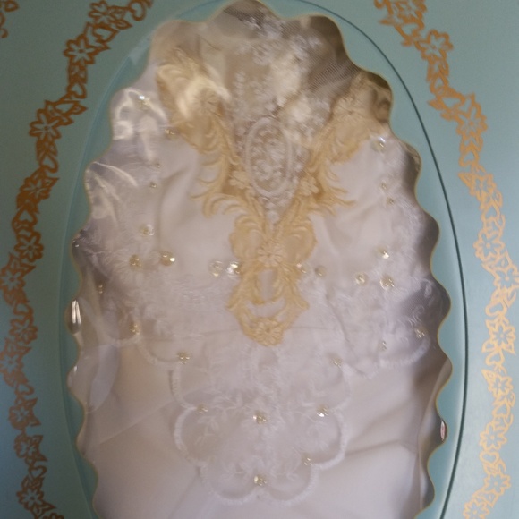 Wedding GOWN & HEADPIECE DESIGNED BY EVE OF MILADY - Picture 9 of 9